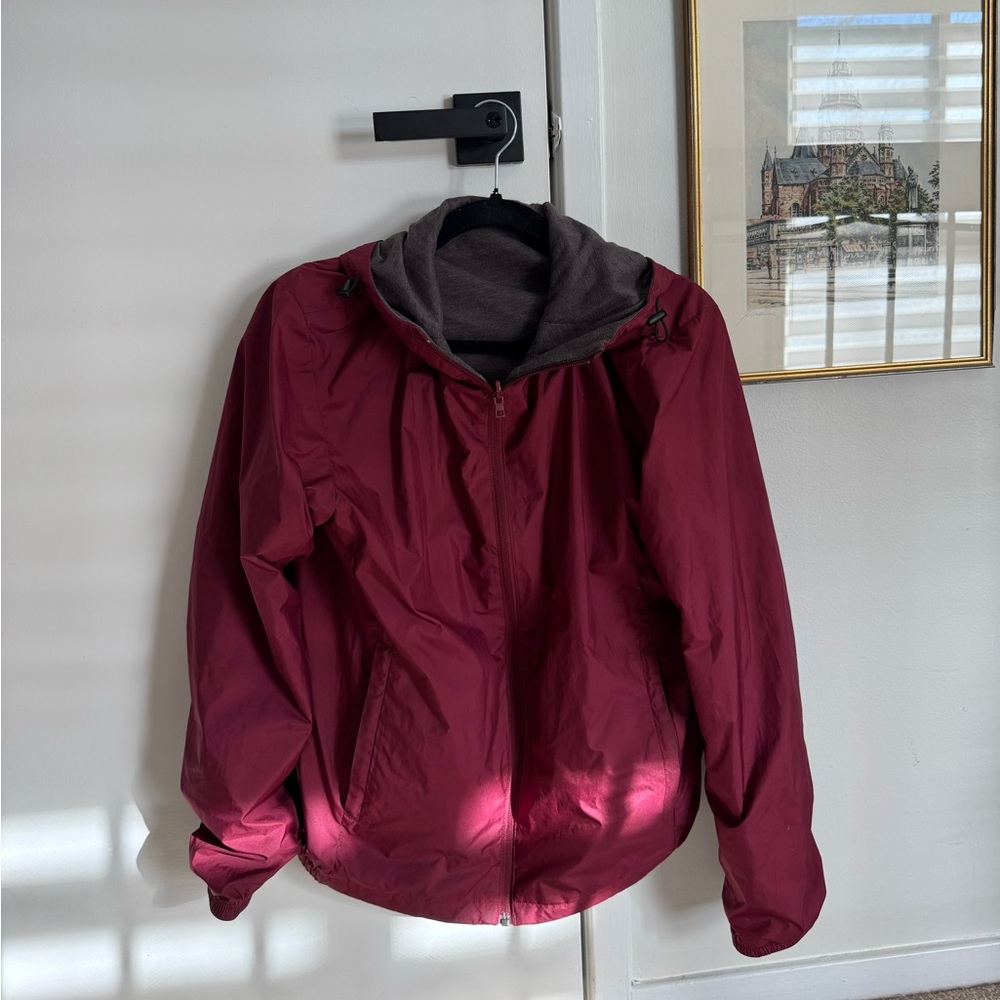 Uniqlo Women’s S/M Reversible Windbreaker Burgundy Hooded Jacket